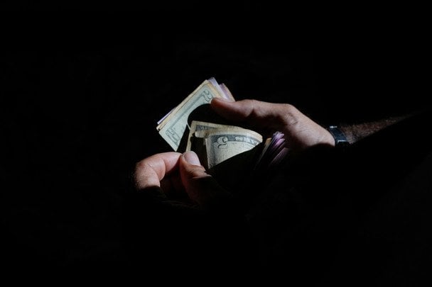 Курс валют на 6 квітня: скільки коштують долар, євро та злотий