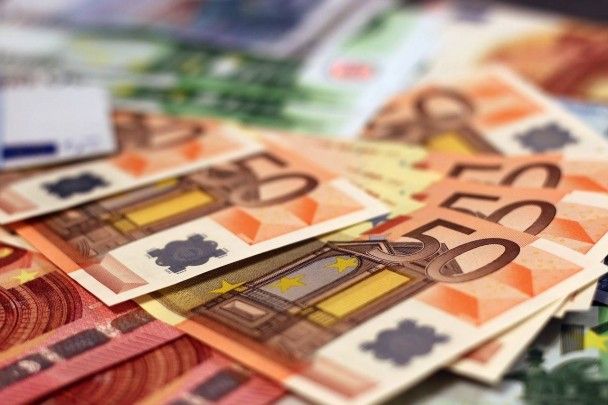 Курс валют на вихідні, 28 лютого - 1 березня: скільки коштують долар, євро і злотий